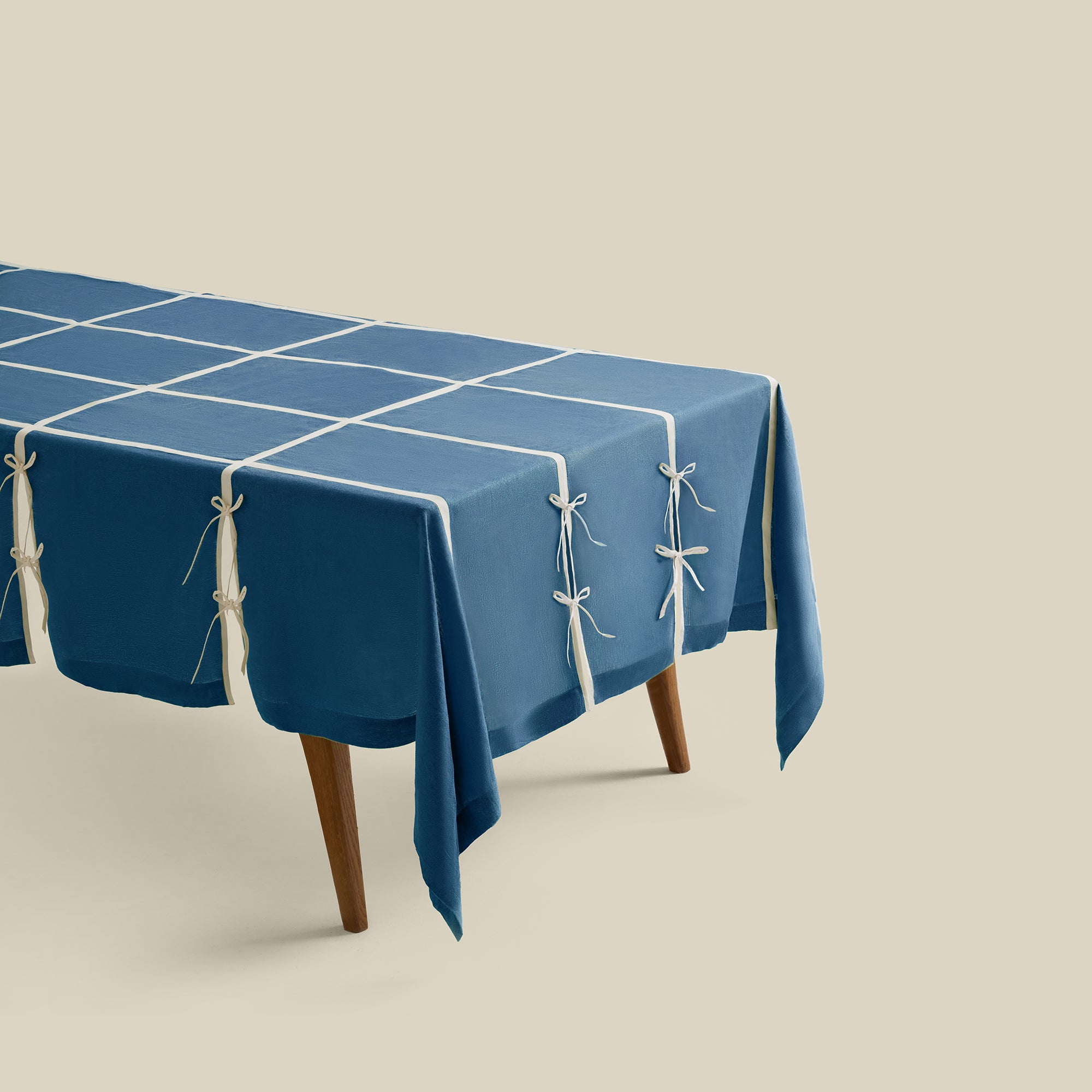 Tie Me Up Appliqué Linen Tablecloth